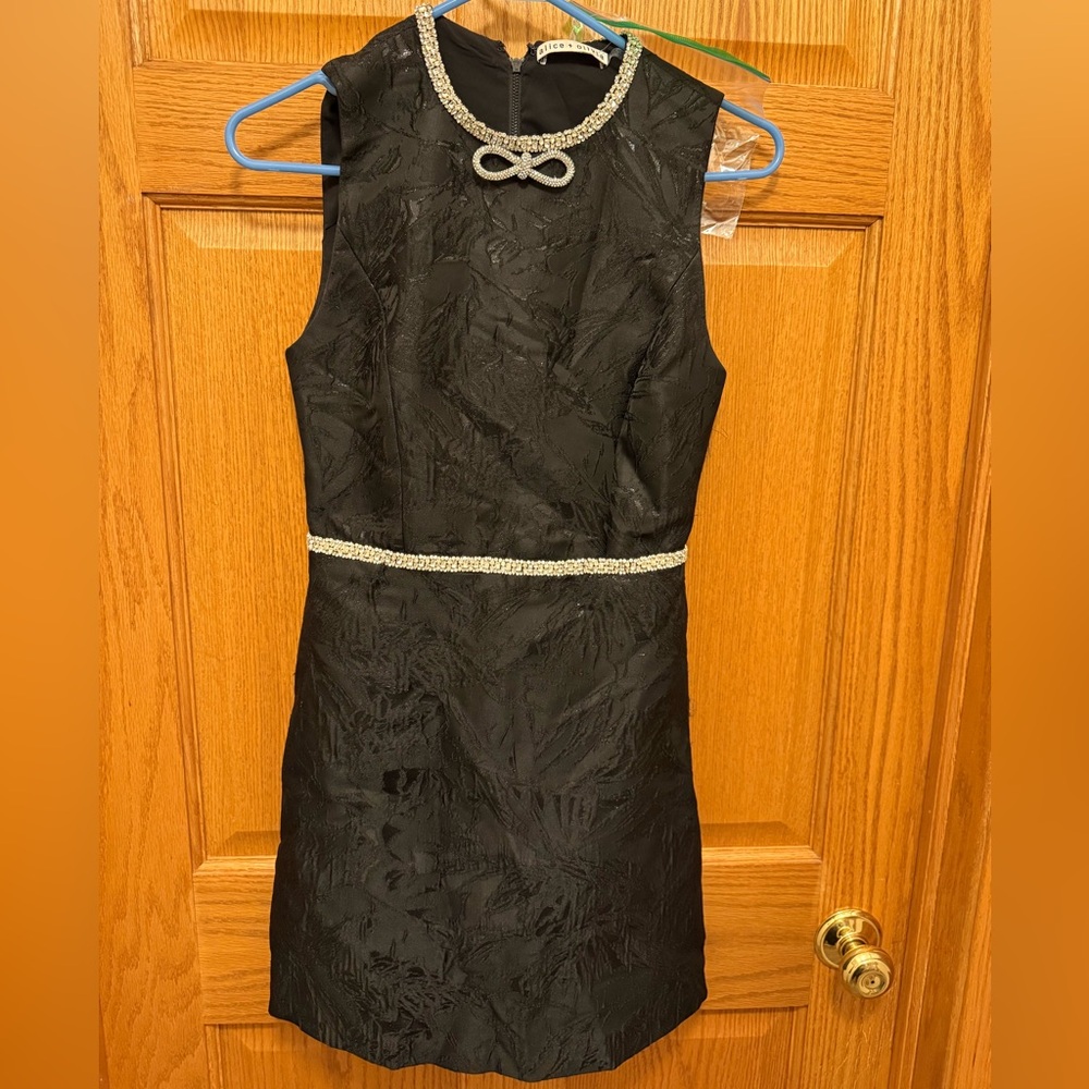 NWOT ALICE + OLIVIA ELLIS EMBELL CREW MINI DRESS Black Size 0